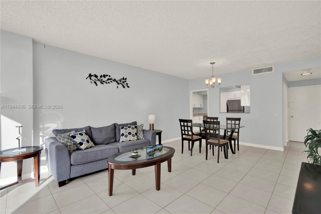 3505 S Ocean Dr, Unit 318, Hollywood, FL 33019 Photo