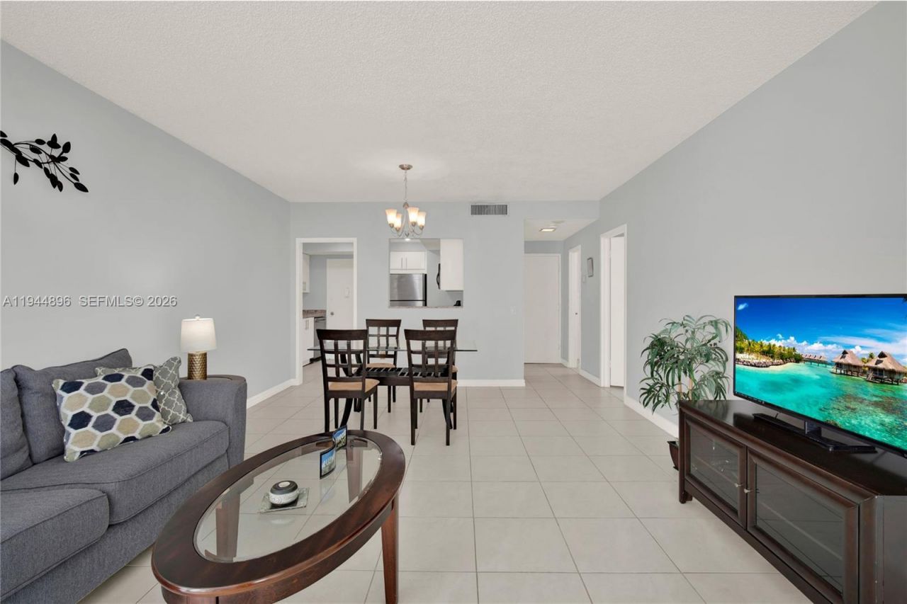 3505 S Ocean Dr, Unit 318, Hollywood, FL 33019 Photo