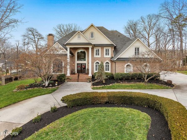 9001 Grey Pointe Drive, Knoxville, TN 37922