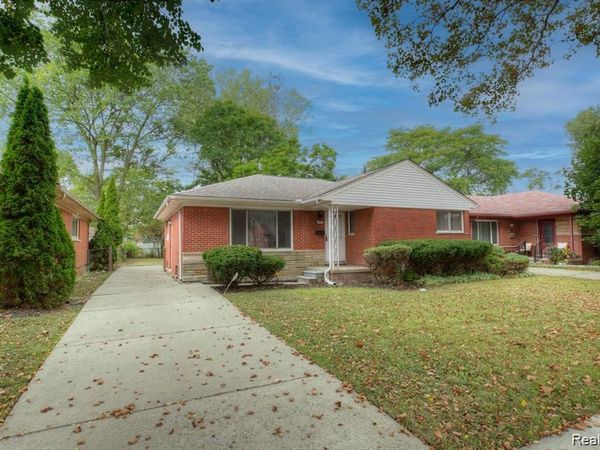 21661 Cloverlawn Street, Oak Park, MI 48237