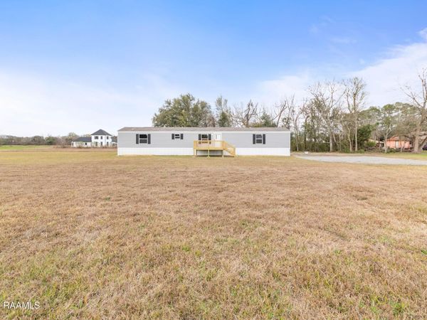 1351 B B Senior High School Road , Breaux Bridge, LA 70517
