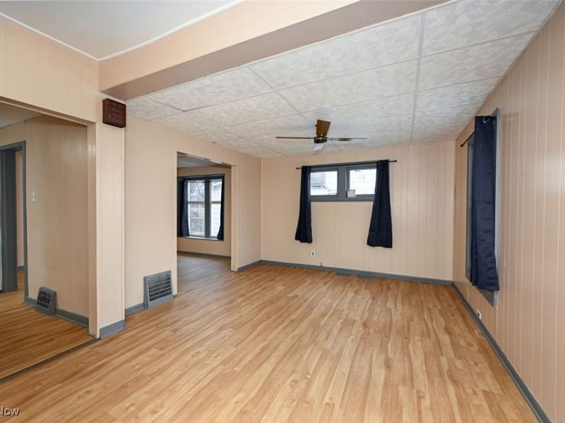 667 Elma Street, Akron, OH 44310 Photo 11