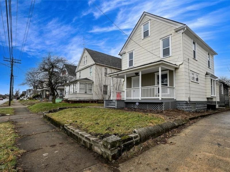 667 Elma Street, Akron, OH 44310 Photo 2