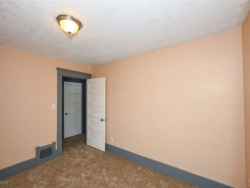 667 Elma Street, Akron, OH 44310 Photo 34