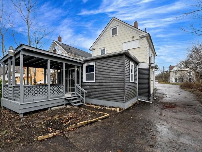 667 Elma Street, Akron, OH 44310 Photo 4