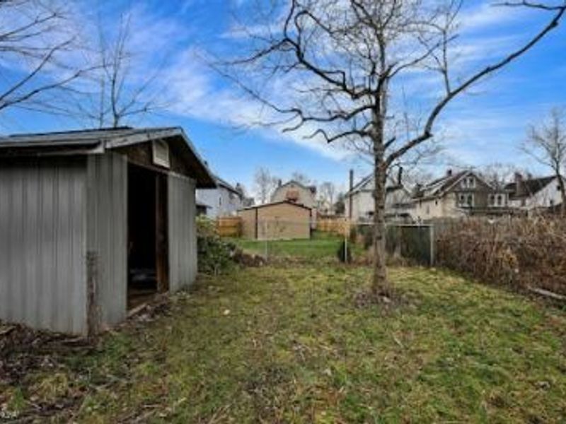 667 Elma Street, Akron, OH 44310 Photo 9