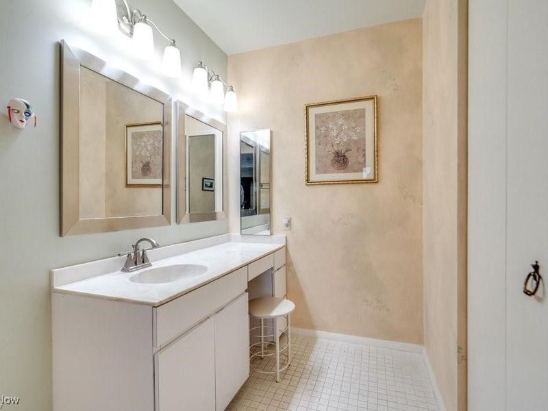 1012 Bunker Drive, Unit 304, Fairlawn, OH 44333 Photo 10