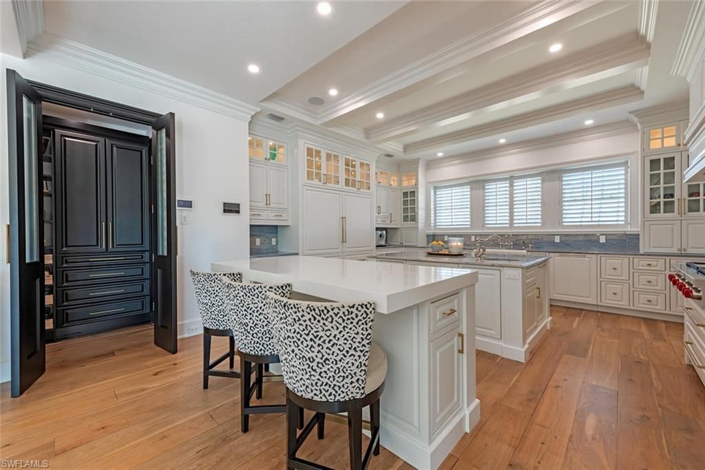 140 3rd Ave S, Naples, FL 34102 Photo