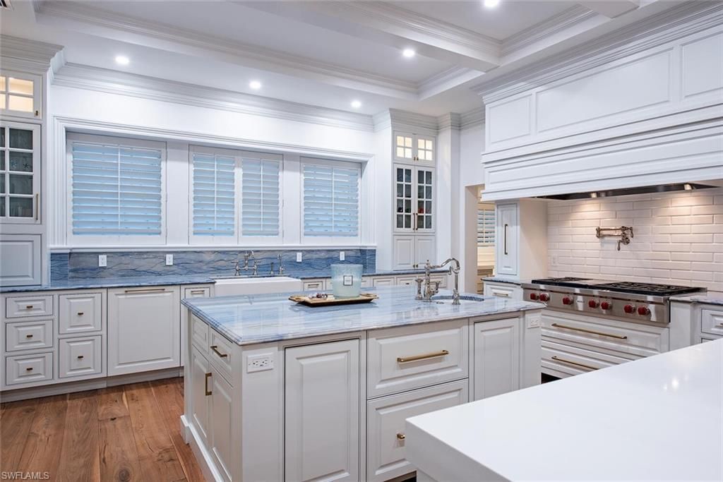 140 3rd Ave S, Naples, FL 34102 Photo