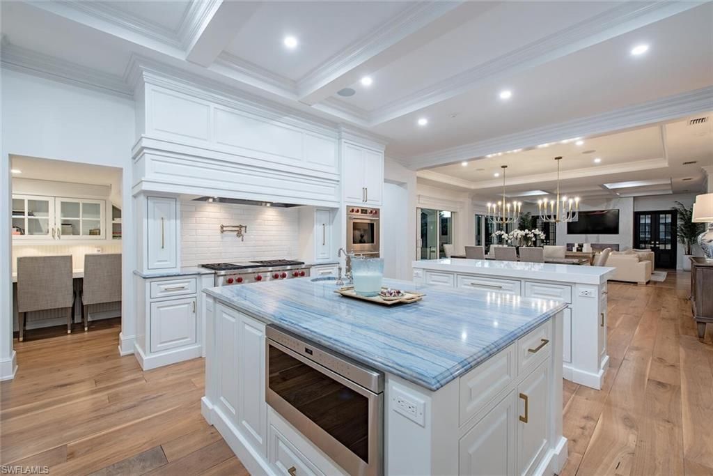 140 3rd Ave S, Naples, FL 34102 Photo