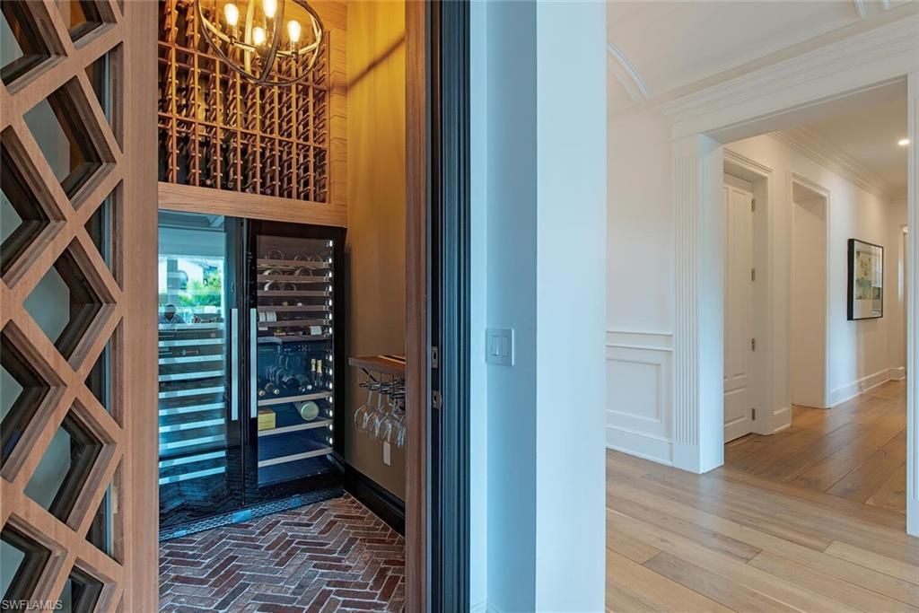 140 3rd Ave S, Naples, FL 34102 Photo