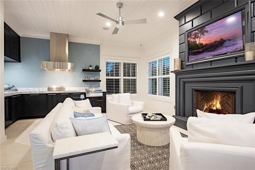 140 3rd Ave S, Naples, FL 34102 Photo