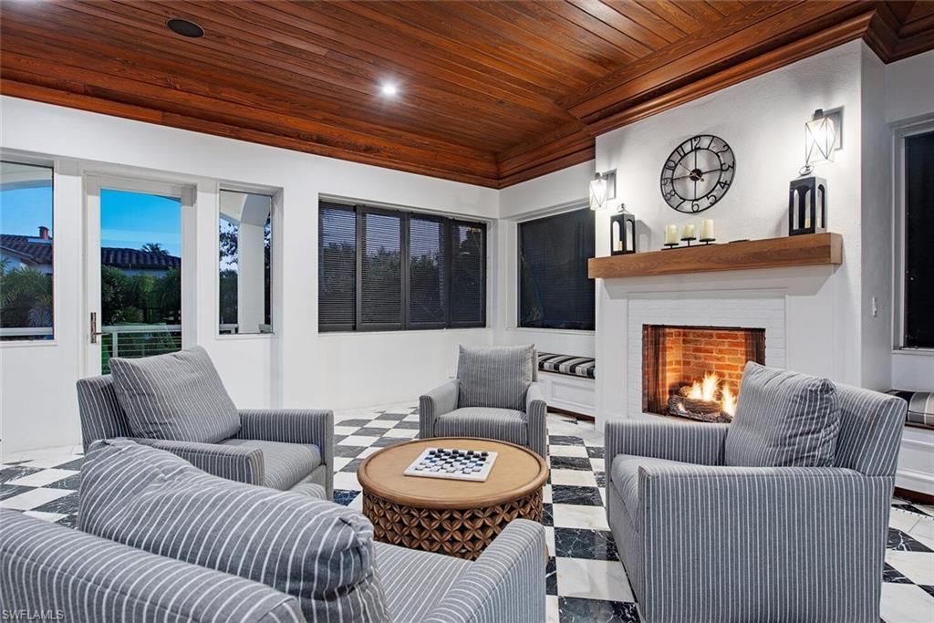 140 3rd Ave S, Naples, FL 34102 Photo