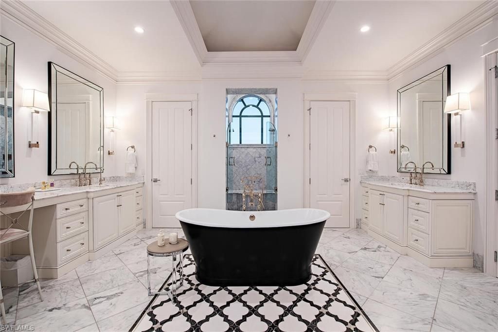 140 3rd Ave S, Naples, FL 34102 Photo