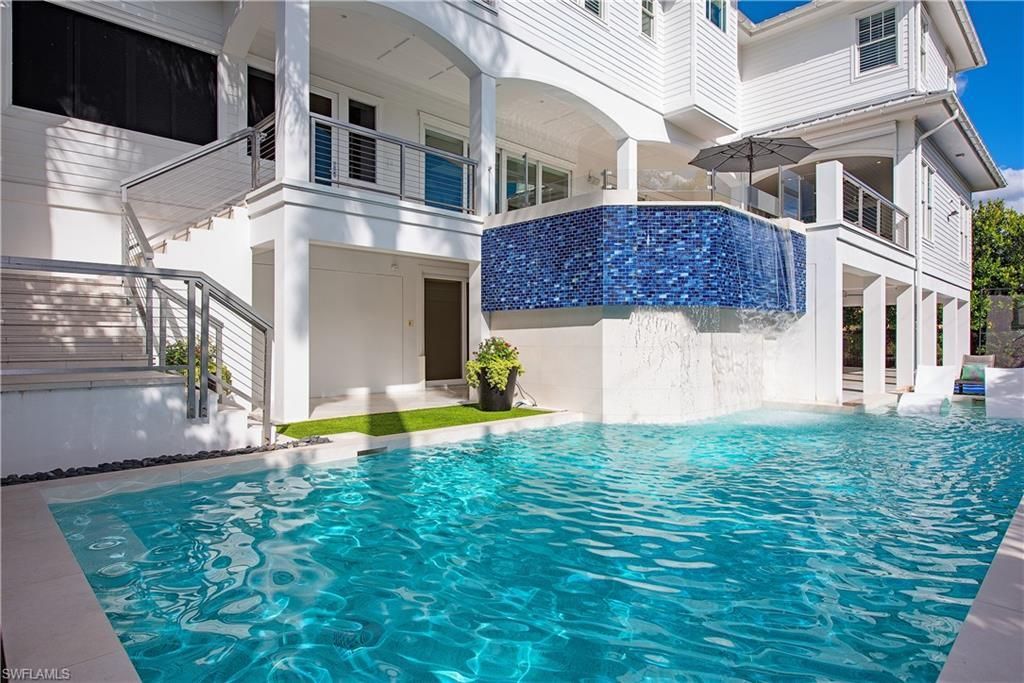 140 3rd Ave S, Naples, FL 34102 Photo