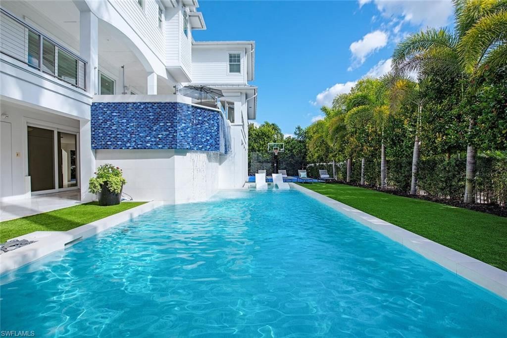 140 3rd Ave S, Naples, FL 34102 Photo