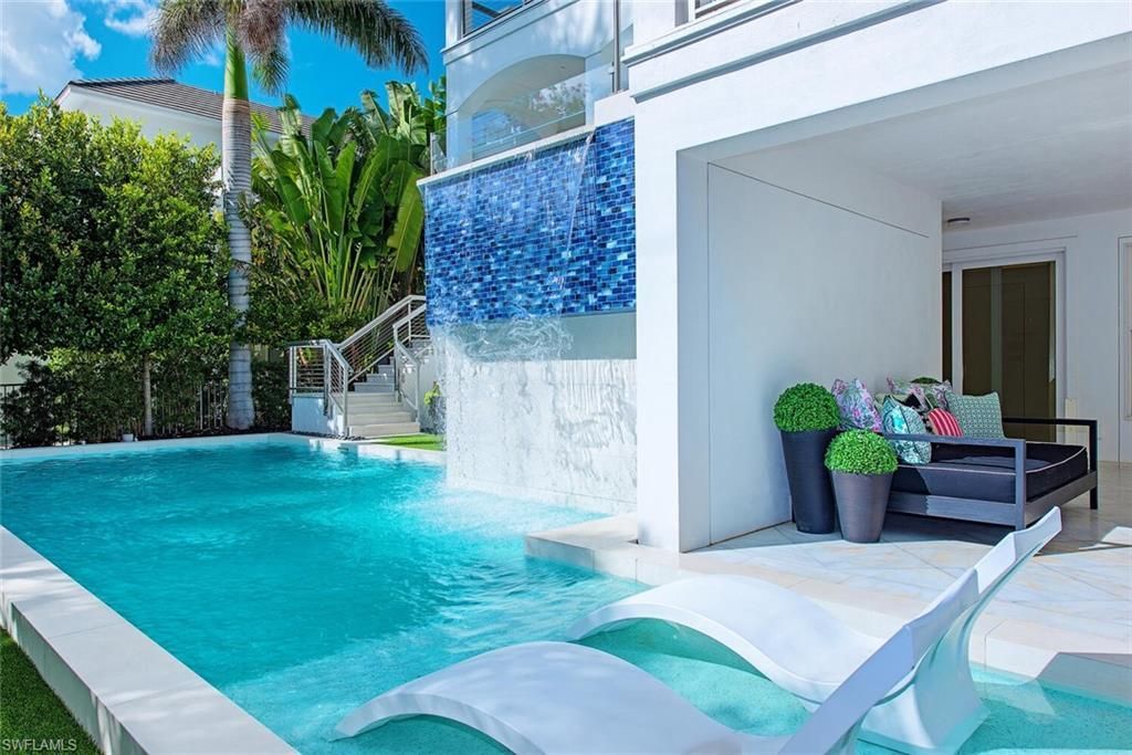 140 3rd Ave S, Naples, FL 34102 Photo