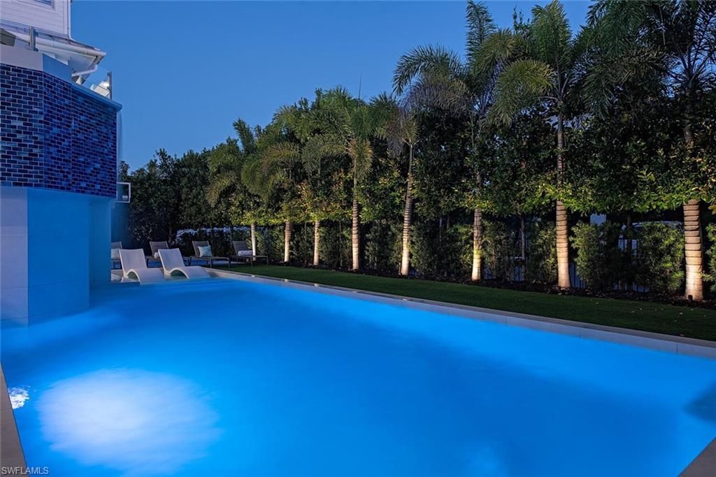 140 3rd Ave S, Naples, FL 34102 Photo