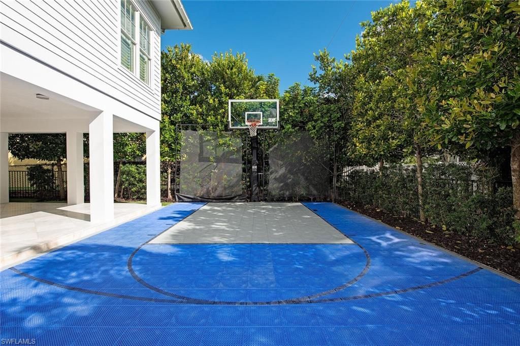 140 3rd Ave S, Naples, FL 34102 Photo