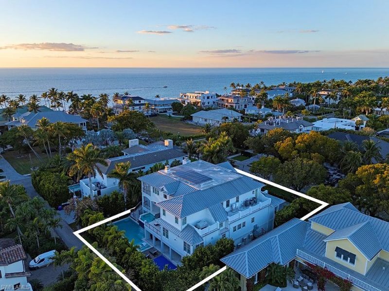 140 3rd Ave S, Naples, FL 34102 Photo