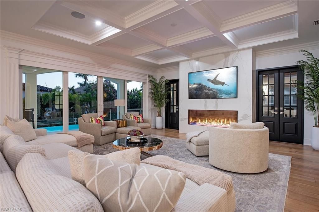 140 3rd Ave S, Naples, FL 34102 Photo