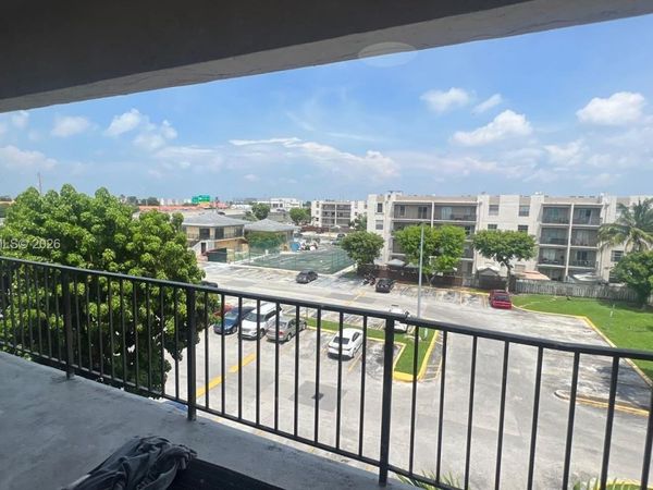 5625 W 20th Ave, Unit 404, Hialeah, FL 33012
