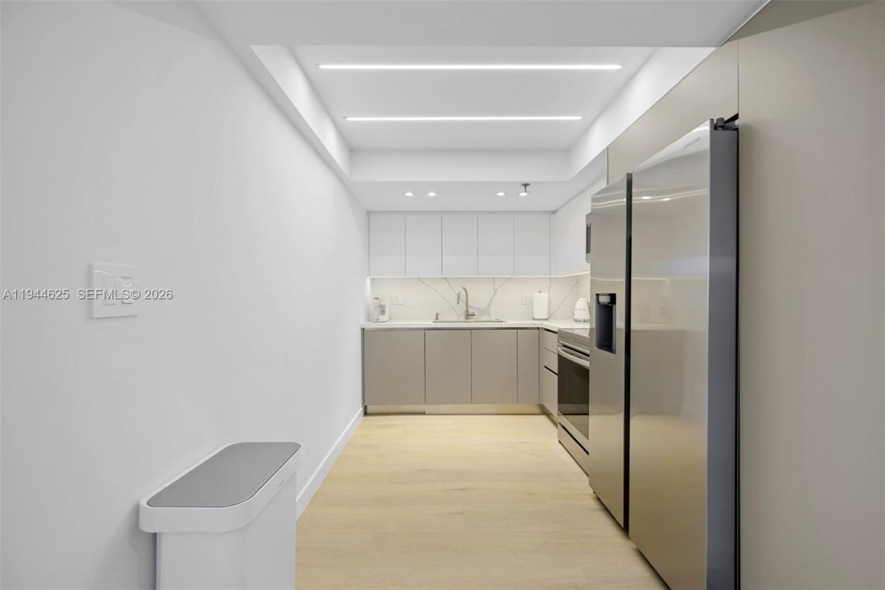 20505 E Country Club Dr, Unit 231, Aventura, FL 33180 Photo