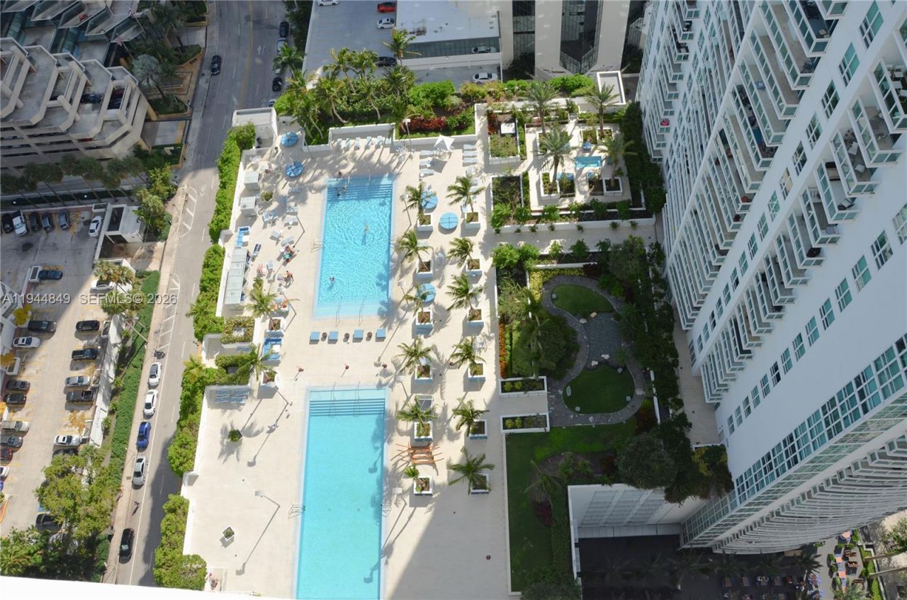 950 Brickell Bay Dr , Unit 3705, Miami, FL 33131 Photo