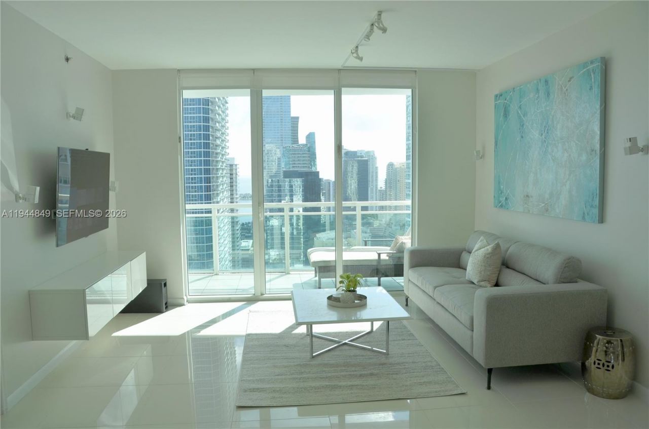 950 Brickell Bay Dr , Unit 3705, Miami, FL 33131 Photo