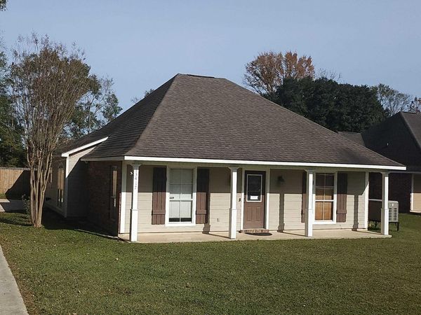 13417 Meadow Crossing Dr, Walker, LA 70785
