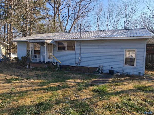 500 4th Street NE, Arab, AL 35016