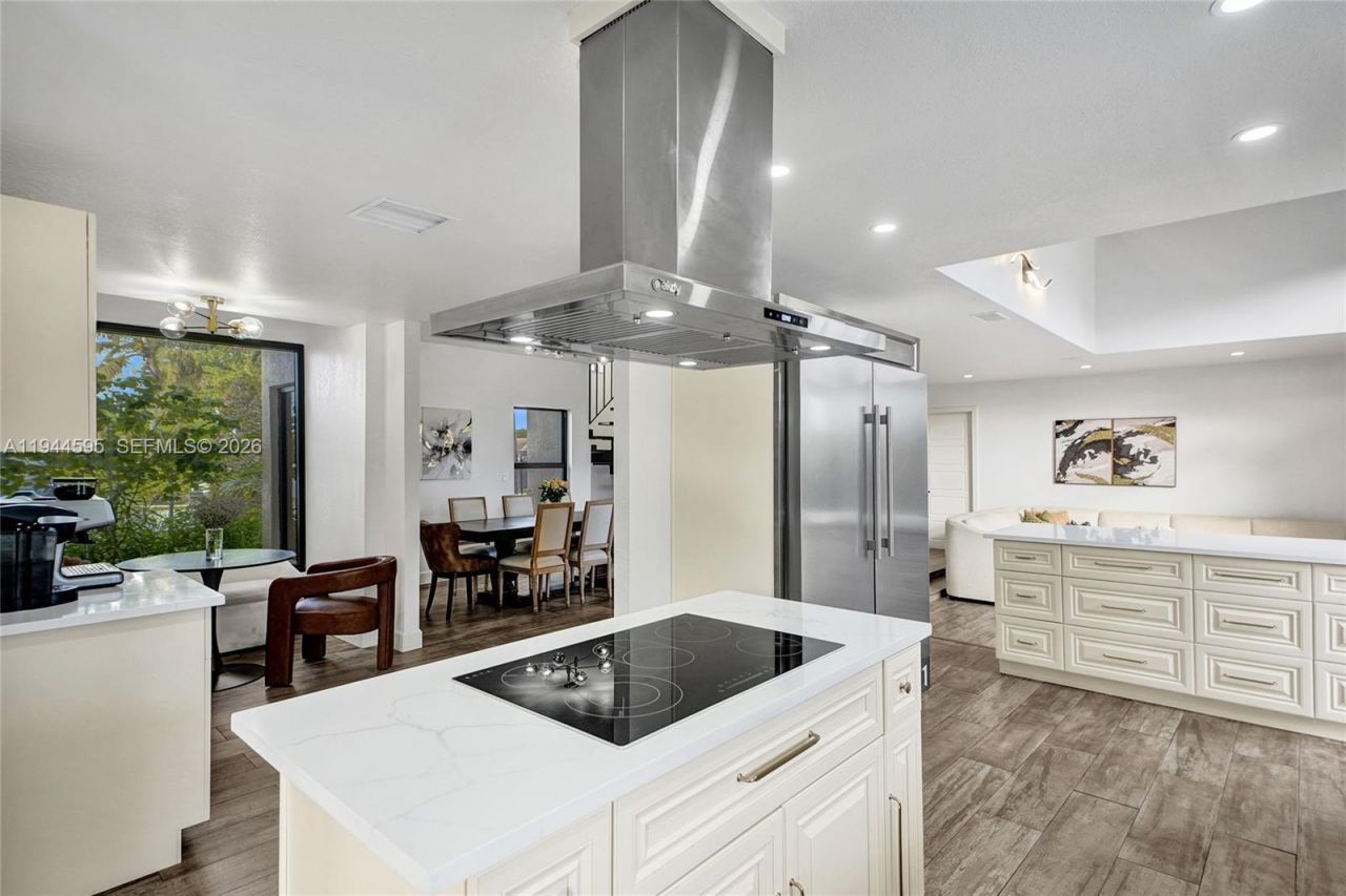 13740 SW 18th St, Miami, FL 33175 Photo