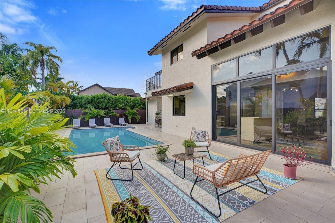 13740 SW 18th St, Miami, FL 33175 Photo