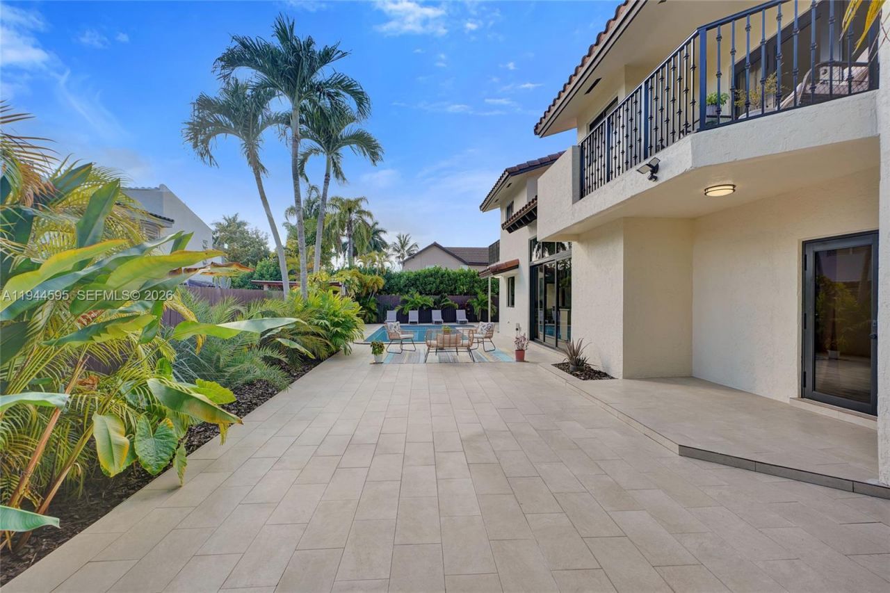 13740 SW 18th St, Miami, FL 33175 Photo