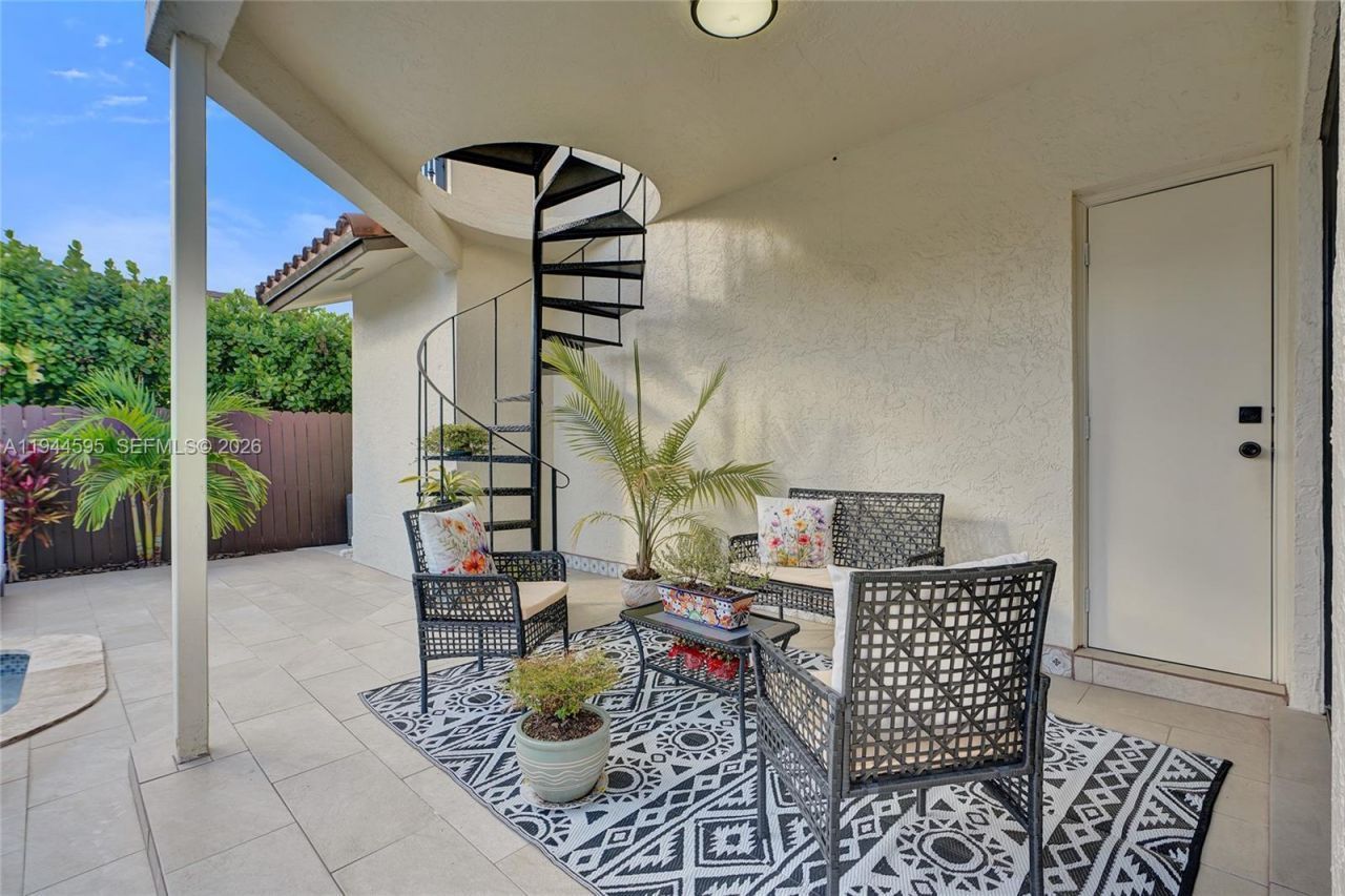 13740 SW 18th St, Miami, FL 33175 Photo