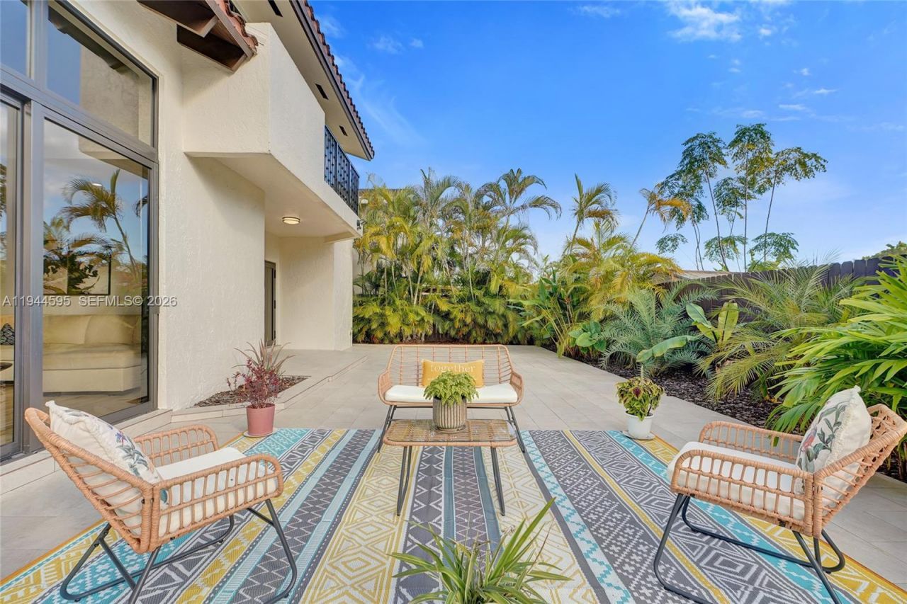 13740 SW 18th St, Miami, FL 33175 Photo