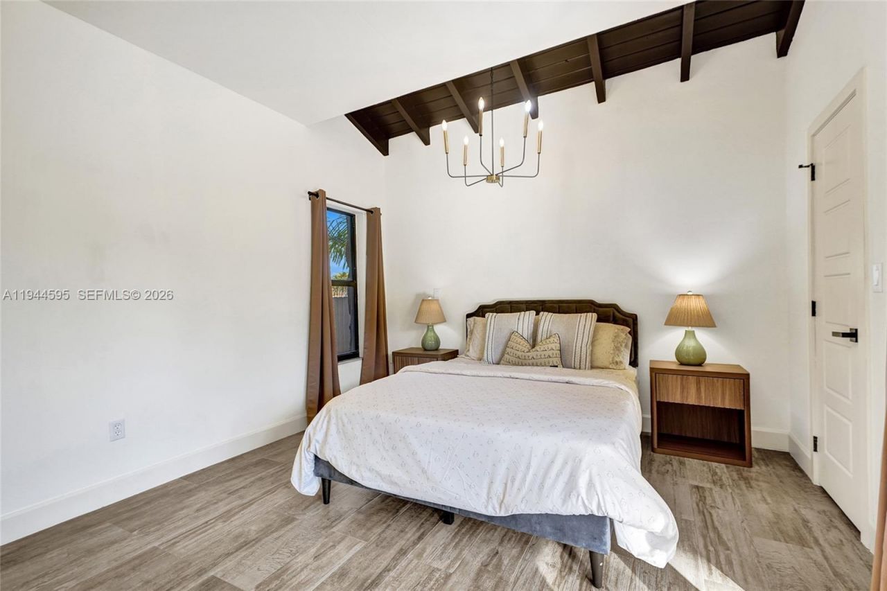 13740 SW 18th St, Miami, FL 33175 Photo