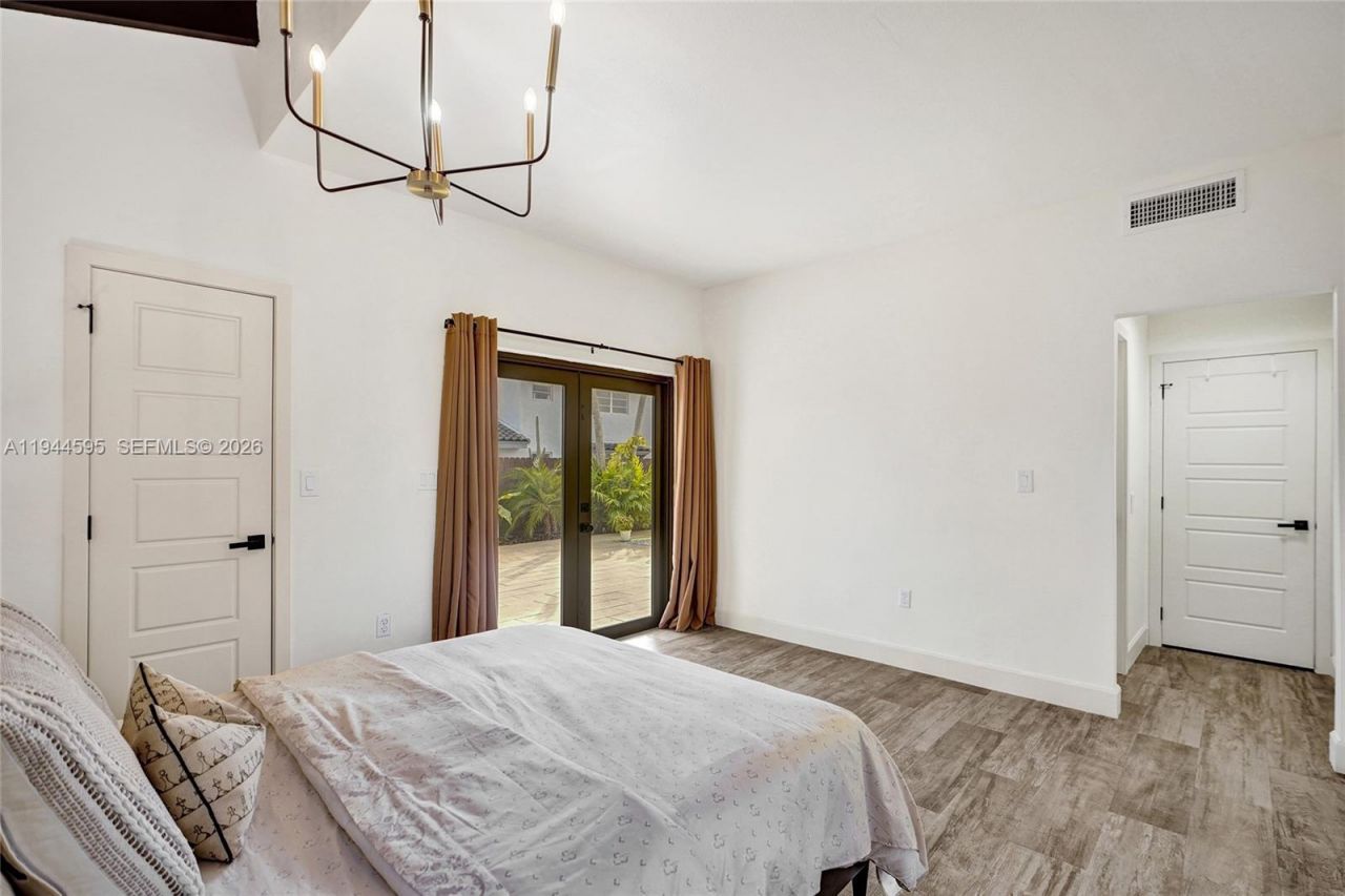 13740 SW 18th St, Miami, FL 33175 Photo