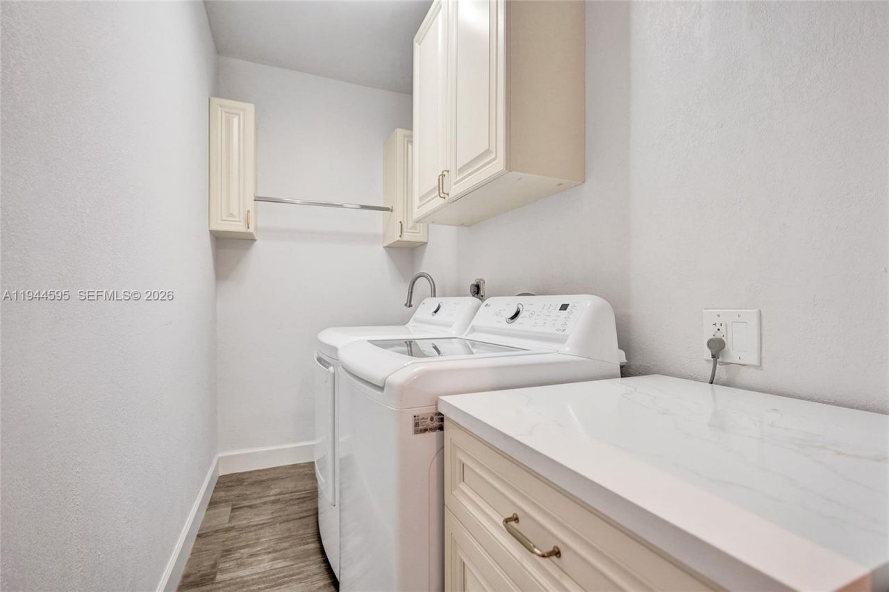 13740 SW 18th St, Miami, FL 33175 Photo