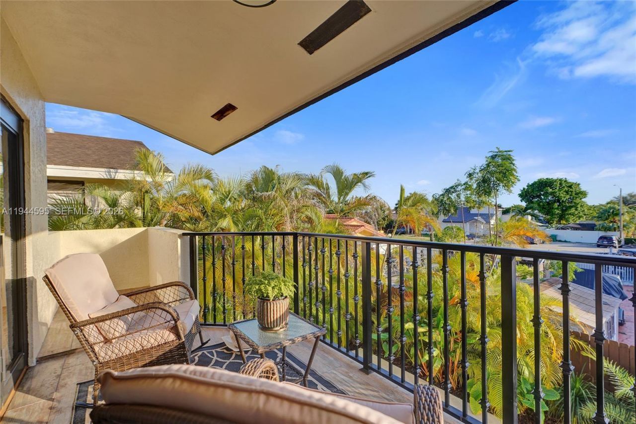 13740 SW 18th St, Miami, FL 33175 Photo