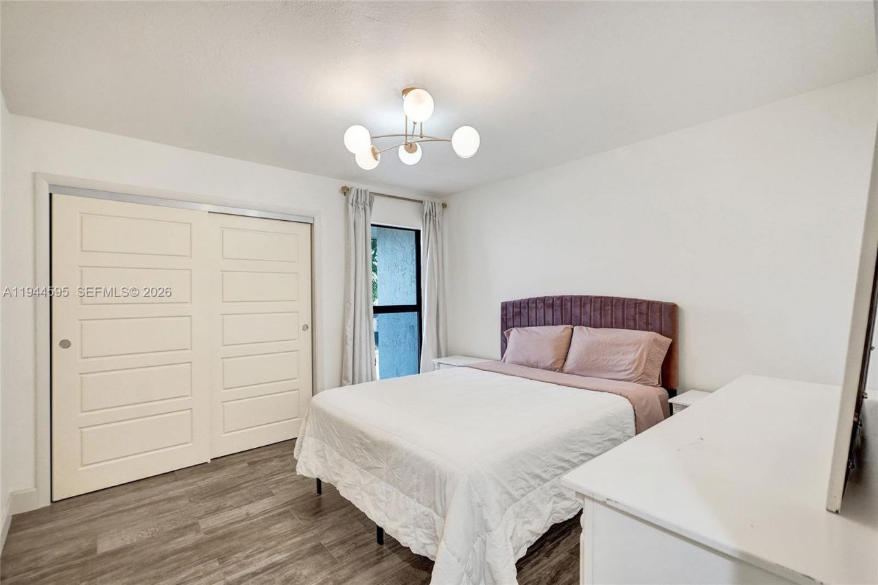 13740 SW 18th St, Miami, FL 33175 Photo