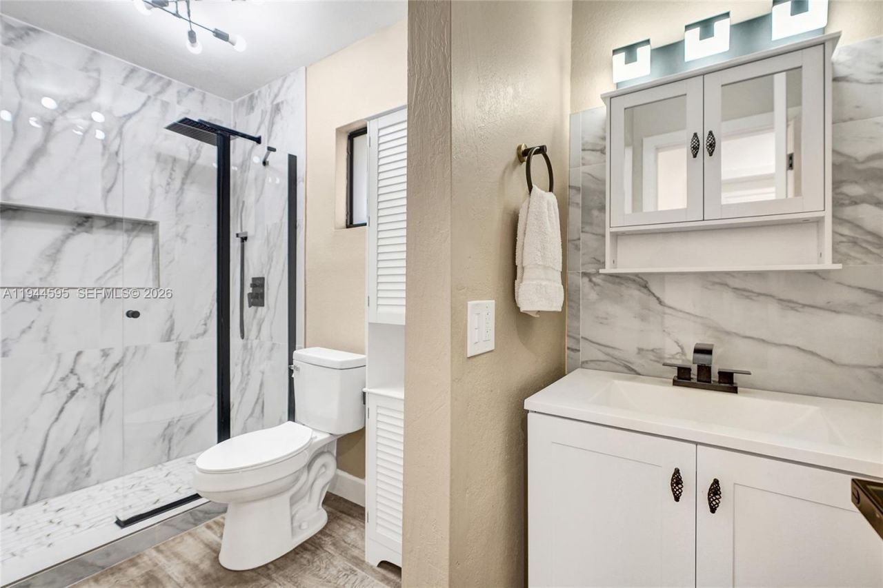 13740 SW 18th St, Miami, FL 33175 Photo