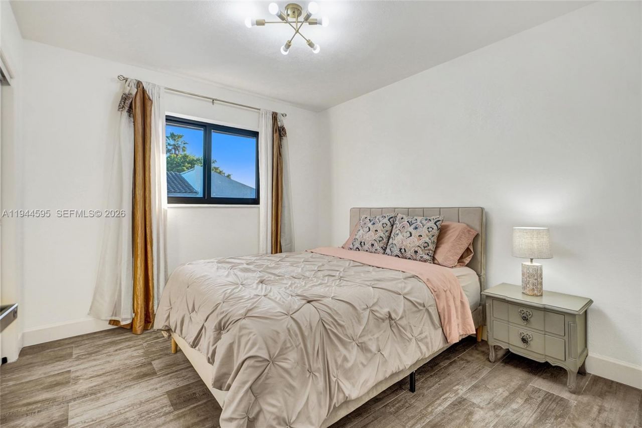 13740 SW 18th St, Miami, FL 33175 Photo