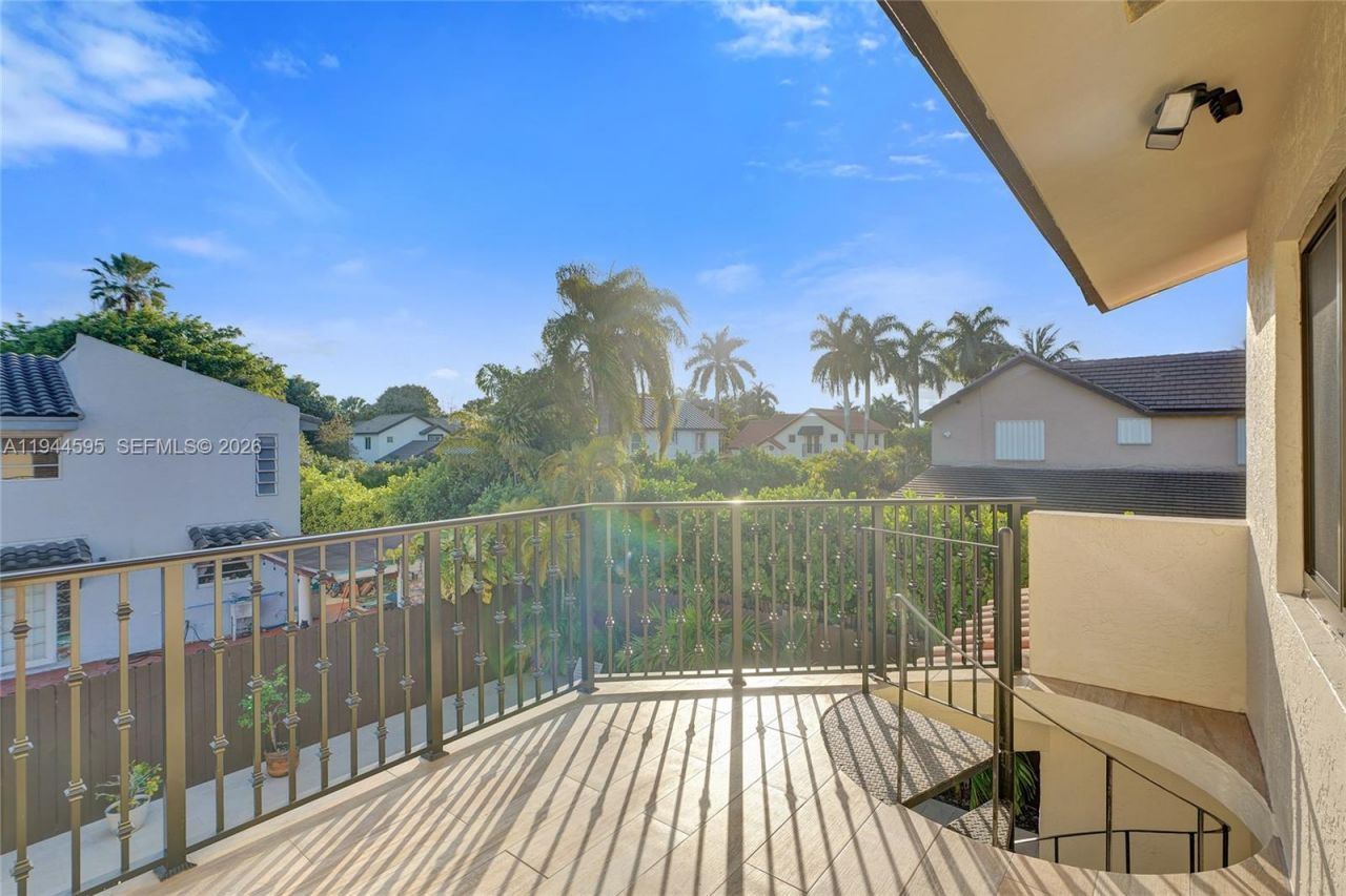 13740 SW 18th St, Miami, FL 33175 Photo