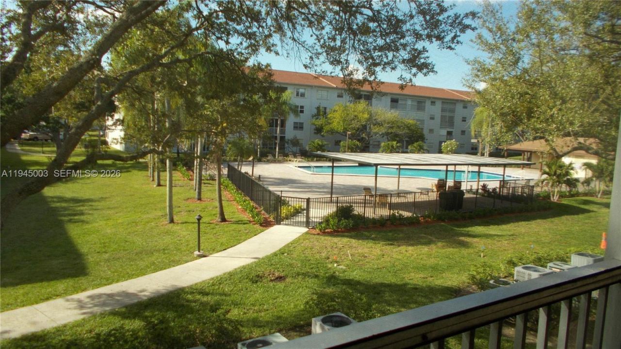 1400 SW 124th Ter, Unit 205Q, Pembroke Pines, FL 33027 Photo