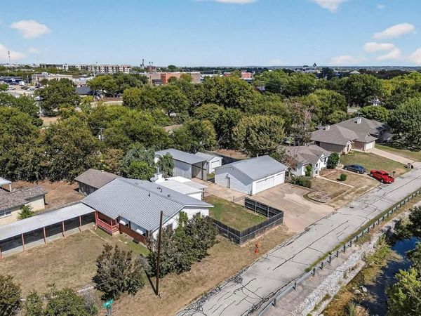 157 SE Tarrant Avenue, Burleson, TX 76028