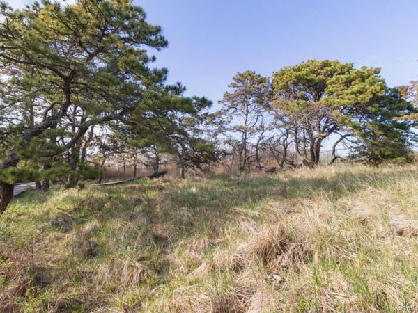 91 Clipper Roadway , Corneille Estates, NY 11770