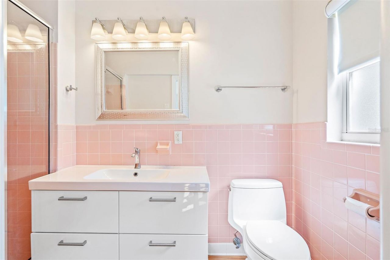 503 Monterey Boulevard Ne, Unit 2, Saint Petersburg, FL 33704 Photo