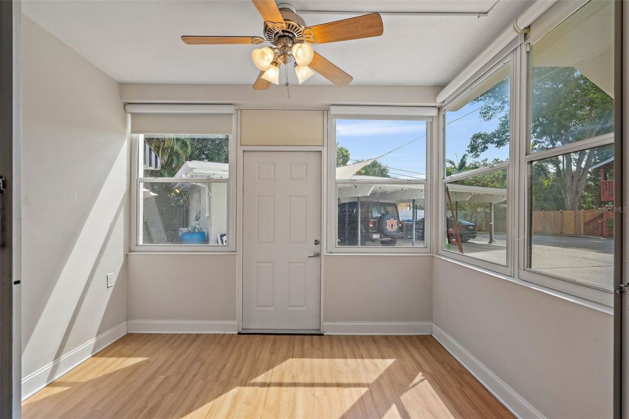 503 Monterey Boulevard Ne, Unit 2, Saint Petersburg, FL 33704 Photo