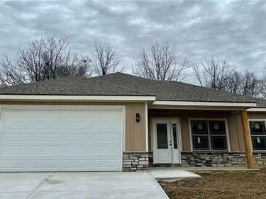 1322 Kristie Circle, Excelsior Springs, MO 64024
